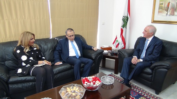  وزير الزراعة استقبل السفير المصري والمطران درويش ونقابات زراعية 
