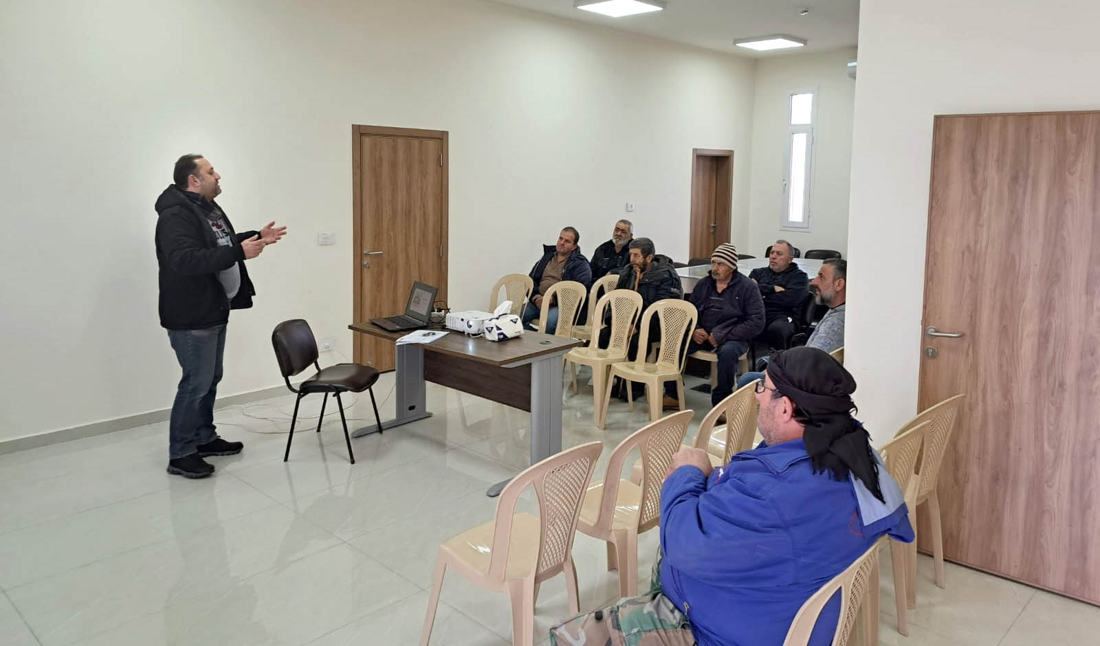 وزارة الزراعة تنظّم ندوة توجيهية لمربّي الأبقار في الكورة حول الأمراض الوبائية ضمن البرنامج الوطني للإرشاد الزراعي