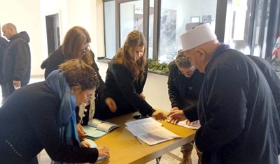 ندوة إرشادية في الباروك حول الممارسات الزراعية الجيدة وتقليم الأشجار المثمرة