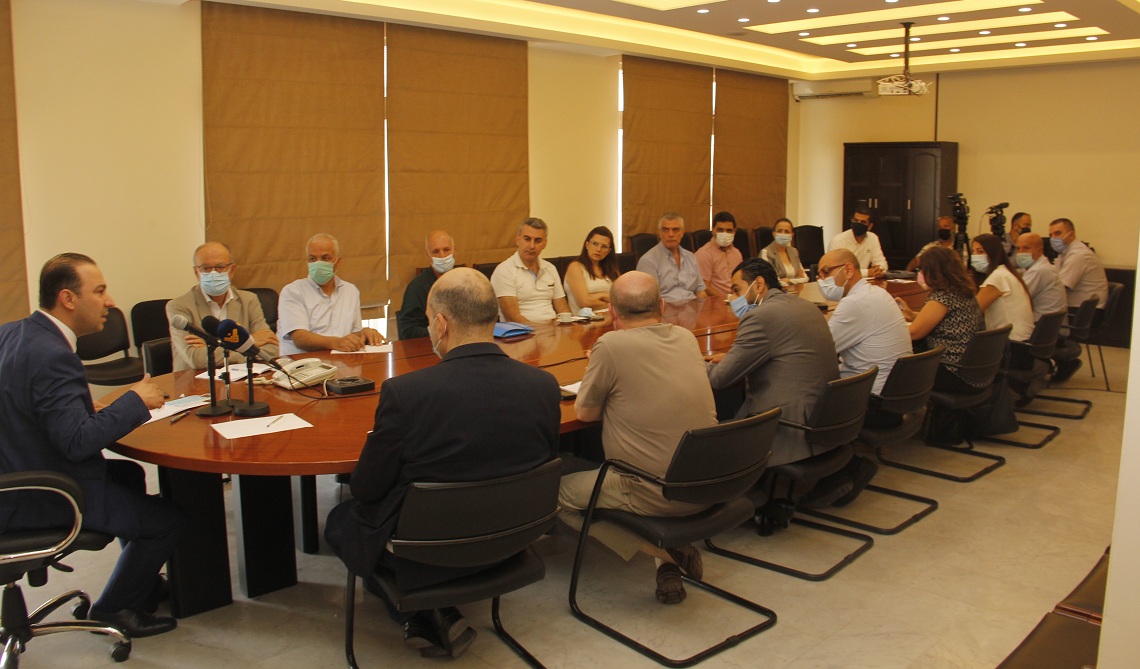 اجتماع في وزارة الزراعة للبحث في تأثير انفجار مرفأ بيروت على المنتجات الغذائية المتواجدة في أحواض المرفأ