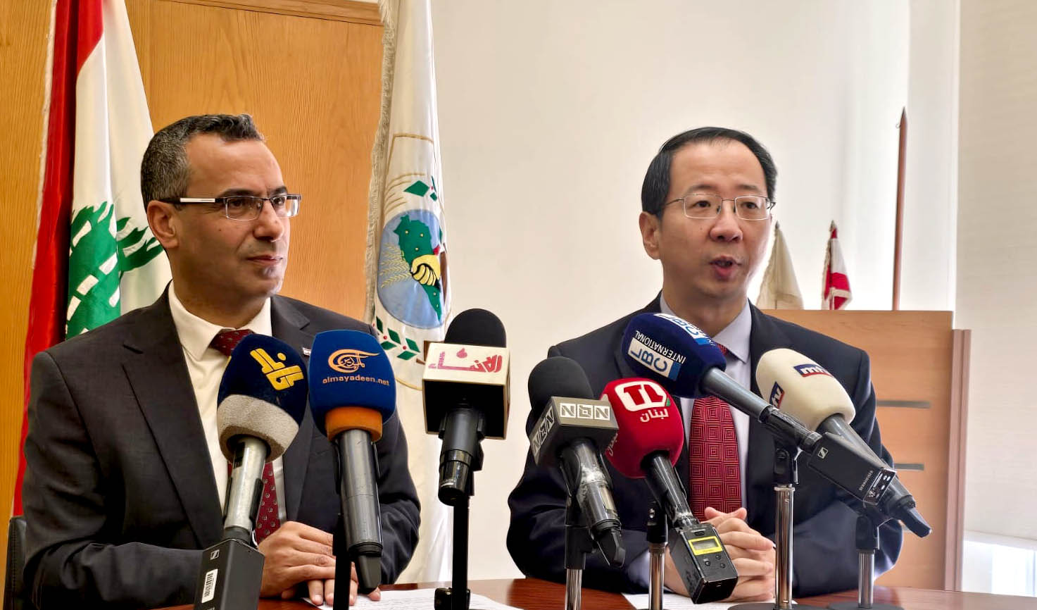 وزير الزراعة يوقع مع الصين هبة طائرات بدون طيار لتعزيز حماية الغابات اللبنانية