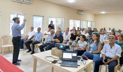 ضمن البرنامج الوطني للإرشاد الزراعي وزارة الزراعة تنظّم ندوة متخصصة حول تقليم الأشجار المثمرة في ديردوريت وتوزّع معدات حديثة لدعم المزارعين